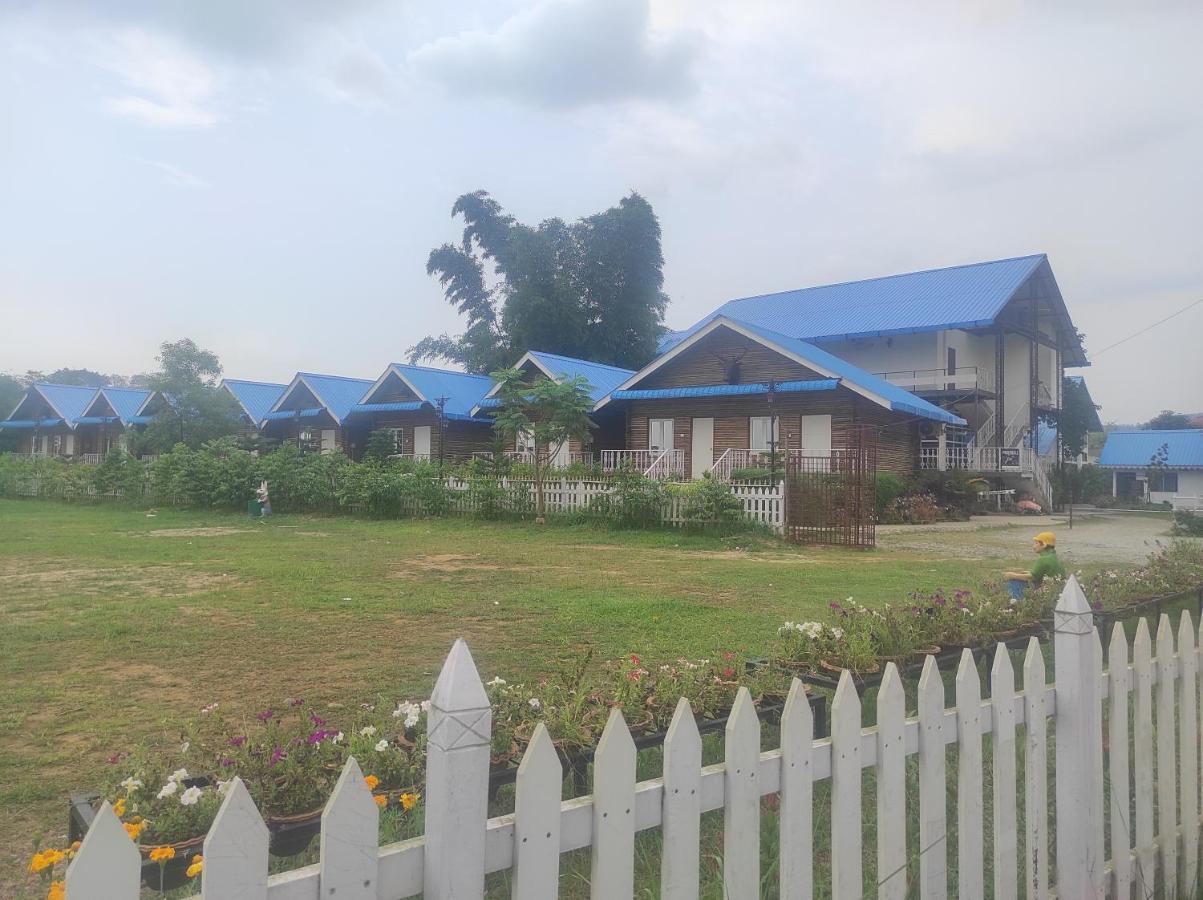 Changs Resort Kaharpara Bagian luar foto