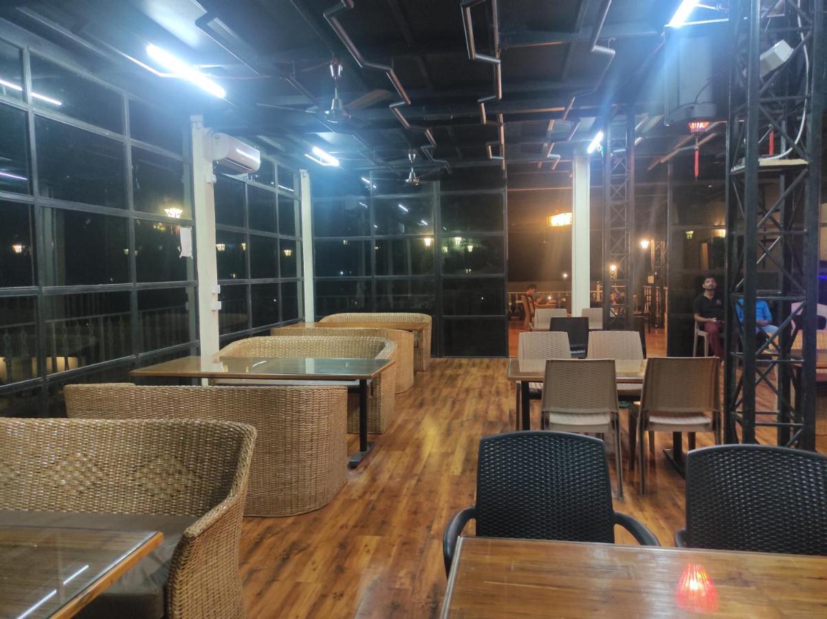 Changs Resort Kaharpara Bagian luar foto