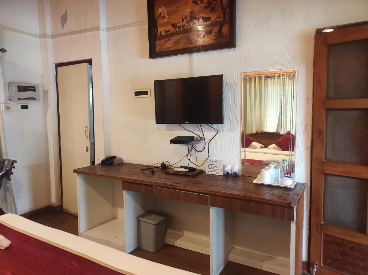 Changs Resort Kaharpara Bagian luar foto